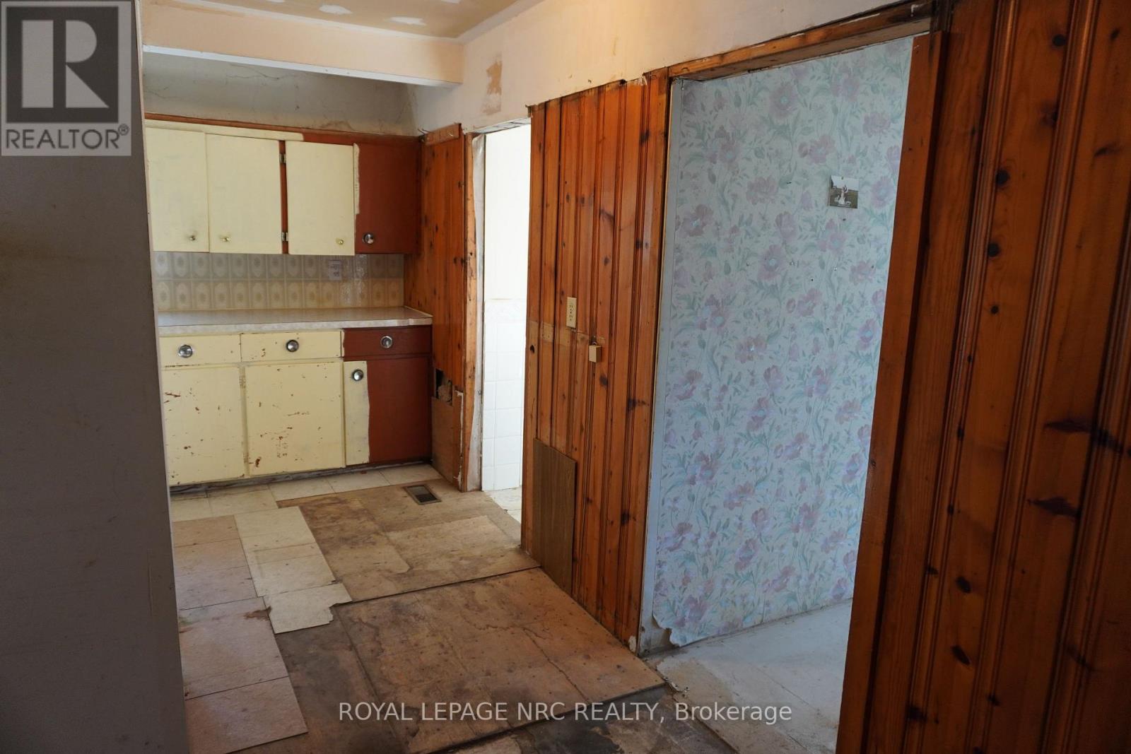 212 Lincoln Road W, Fort Erie, Ontario  L0S 1B0 - Photo 25 - X12463857
