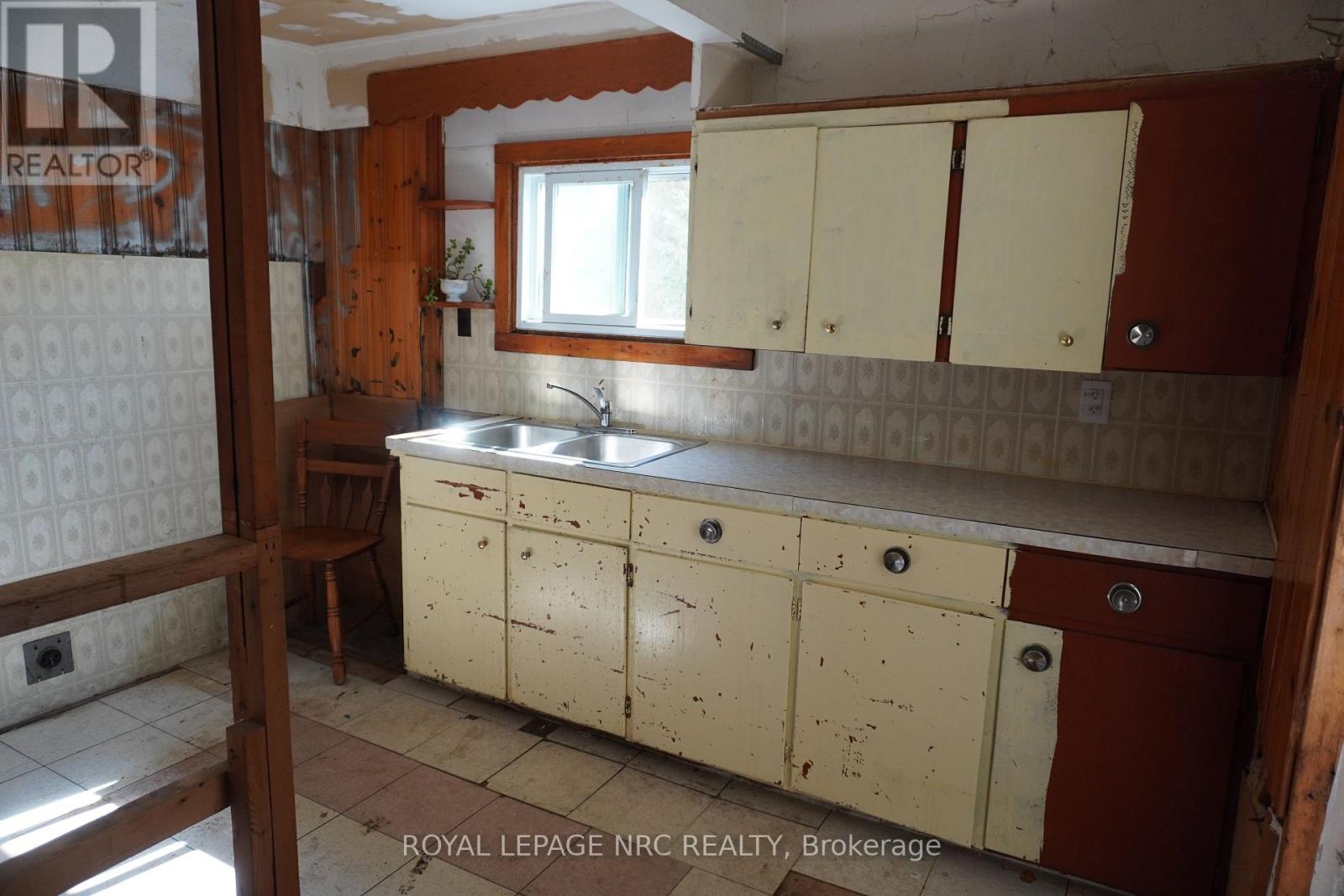 212 Lincoln Road W, Fort Erie, Ontario  L0S 1B0 - Photo 27 - X12463857