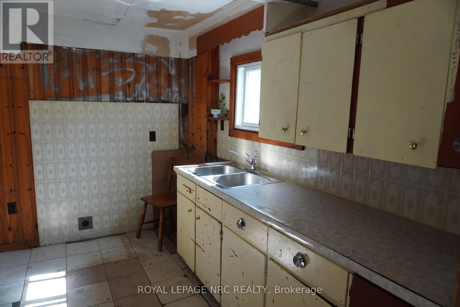 212 Lincoln Road W, Fort Erie, Ontario  L0S 1B0 - Photo 28 - X12463857