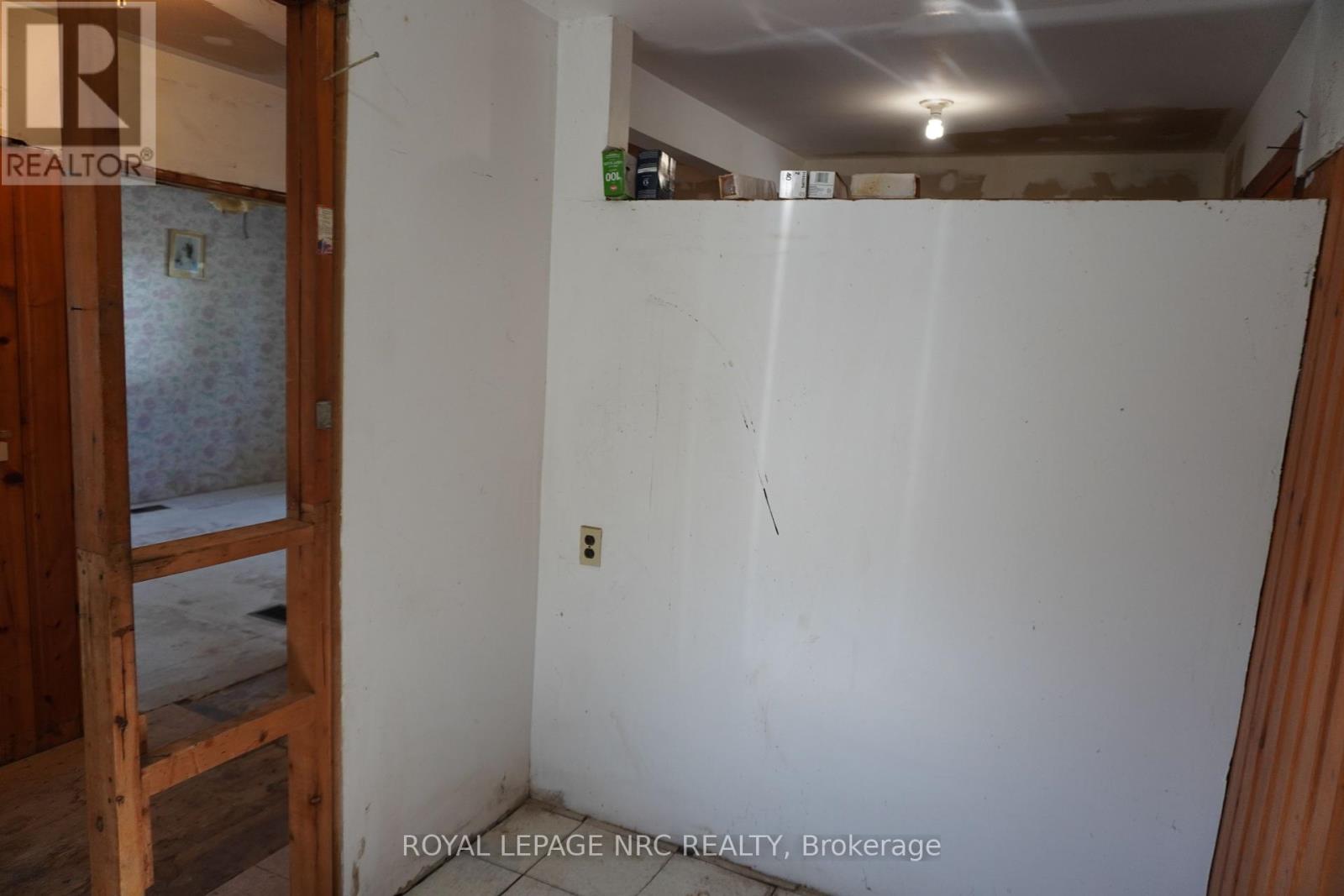 212 Lincoln Road W, Fort Erie, Ontario  L0S 1B0 - Photo 31 - X12463857