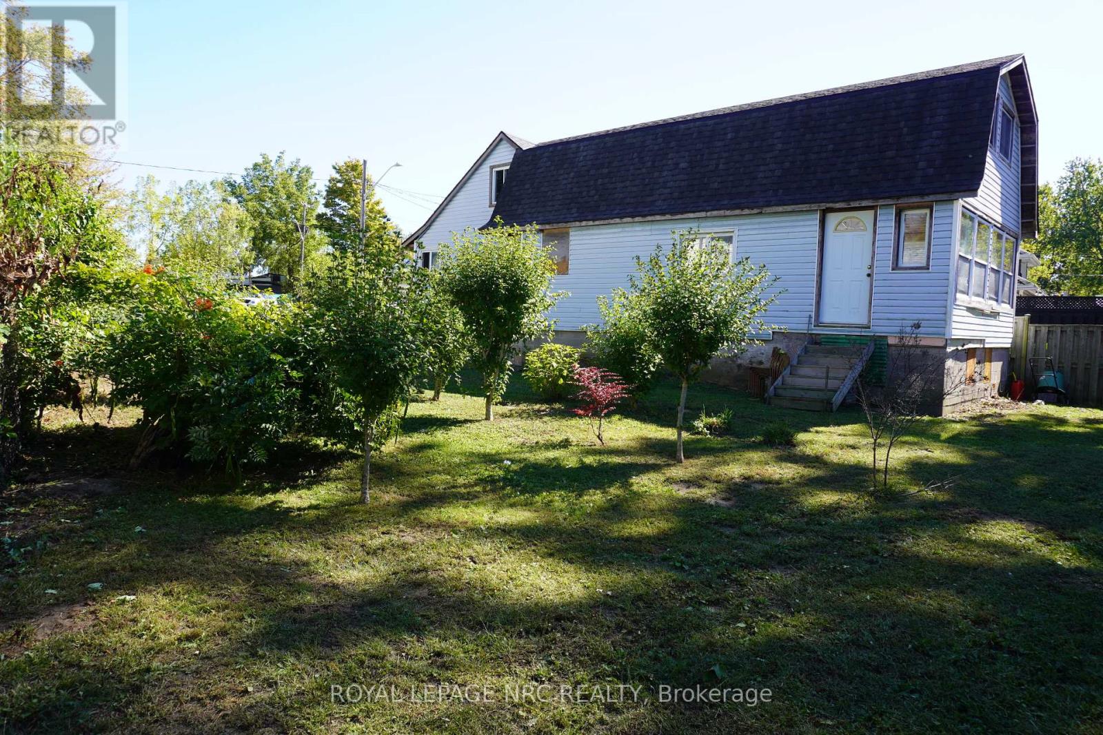212 Lincoln Road W, Fort Erie, Ontario  L0S 1B0 - Photo 7 - X12463857