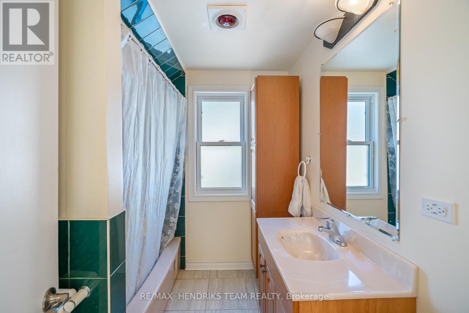 5 Maplewood Drive, St. Catharines, Ontario  L2M 3N9 - Photo 20 - X12463914