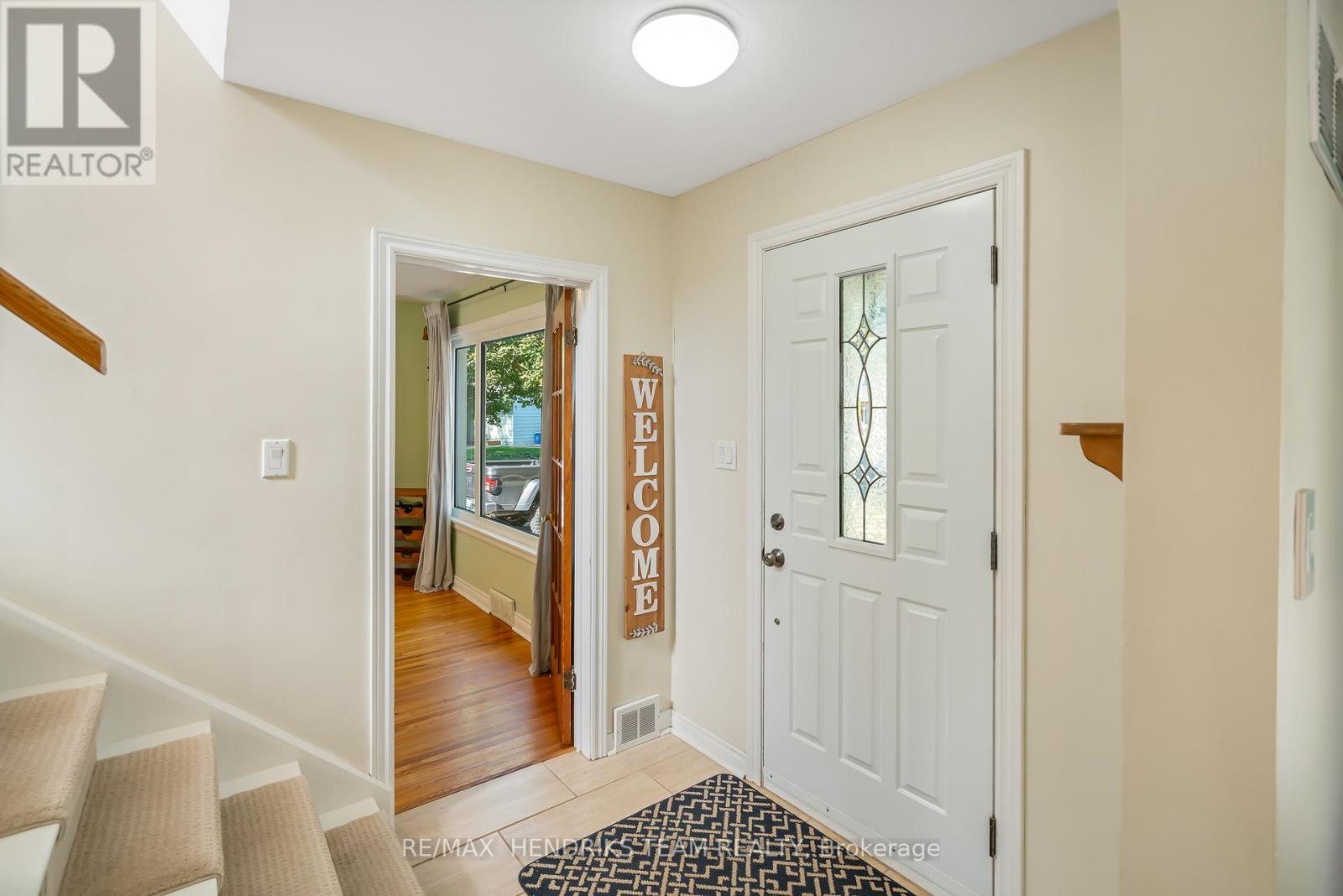 5 Maplewood Drive, St. Catharines, Ontario  L2M 3N9 - Photo 5 - X12463914
