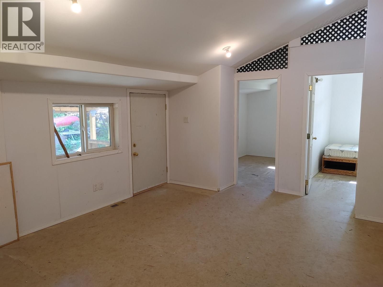 7814 Little Fort 24 Highway, Lone Butte, British Columbia  V0K 1X2 - Photo 14 - R3013352