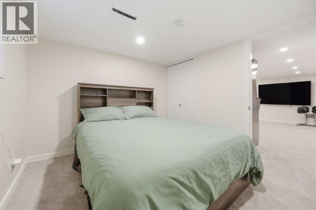 8131 33 Avenue Nw, Calgary, Alberta  T3B 1L5 - Photo 32 - A2263753