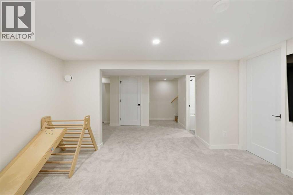 8131 33 Avenue Nw, Calgary, Alberta  T3B 1L5 - Photo 30 - A2263753