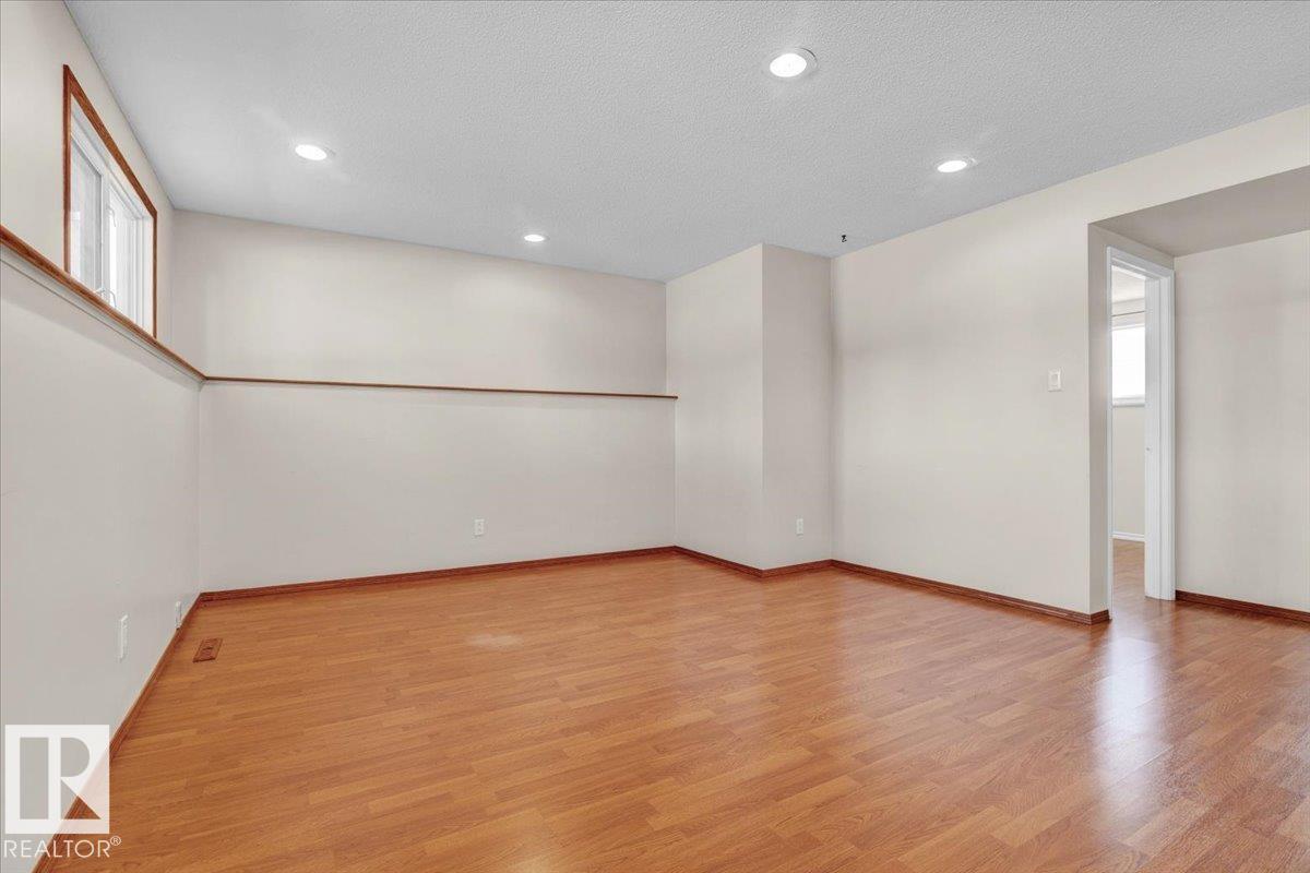 3803 112 St Nw Nw, Edmonton, Alberta  T6J 1J1 - Photo 20 - E4462175