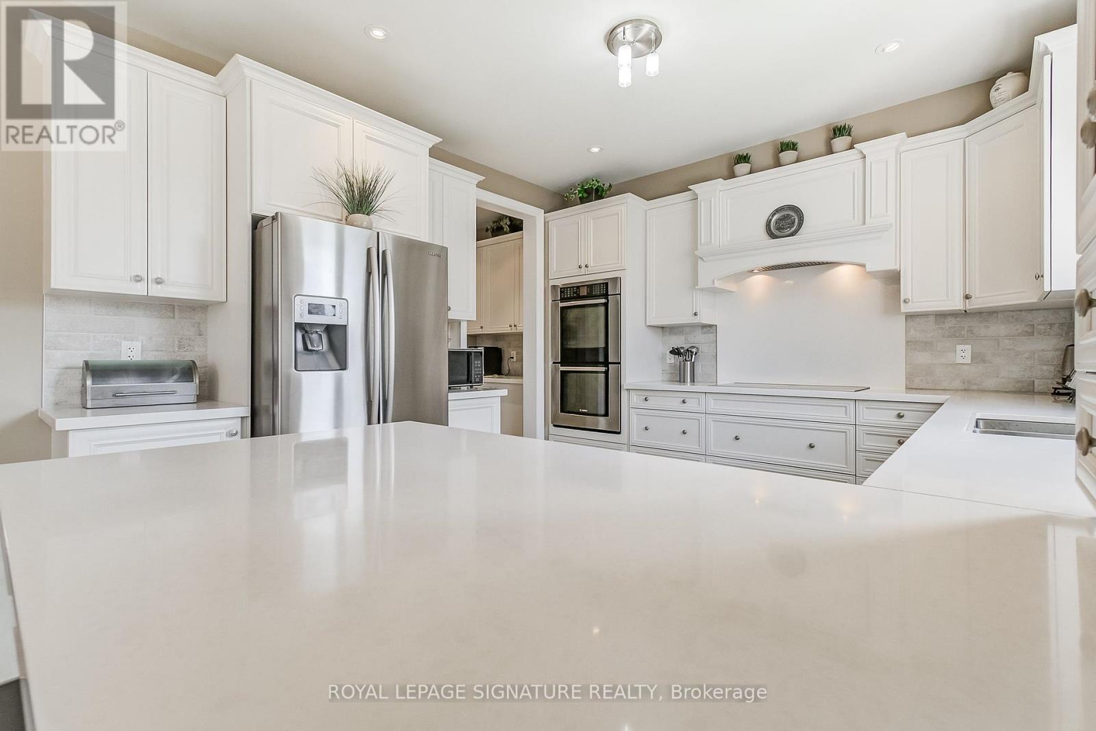 18 Flanders Road, Brampton, Ontario  L6X 0W4 - Photo 14 - W12463753