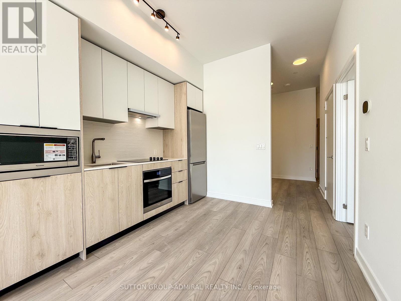225 - 1007 The Queensway, Toronto, Ontario  M8Z 6C7 - Photo 4 - W12463754