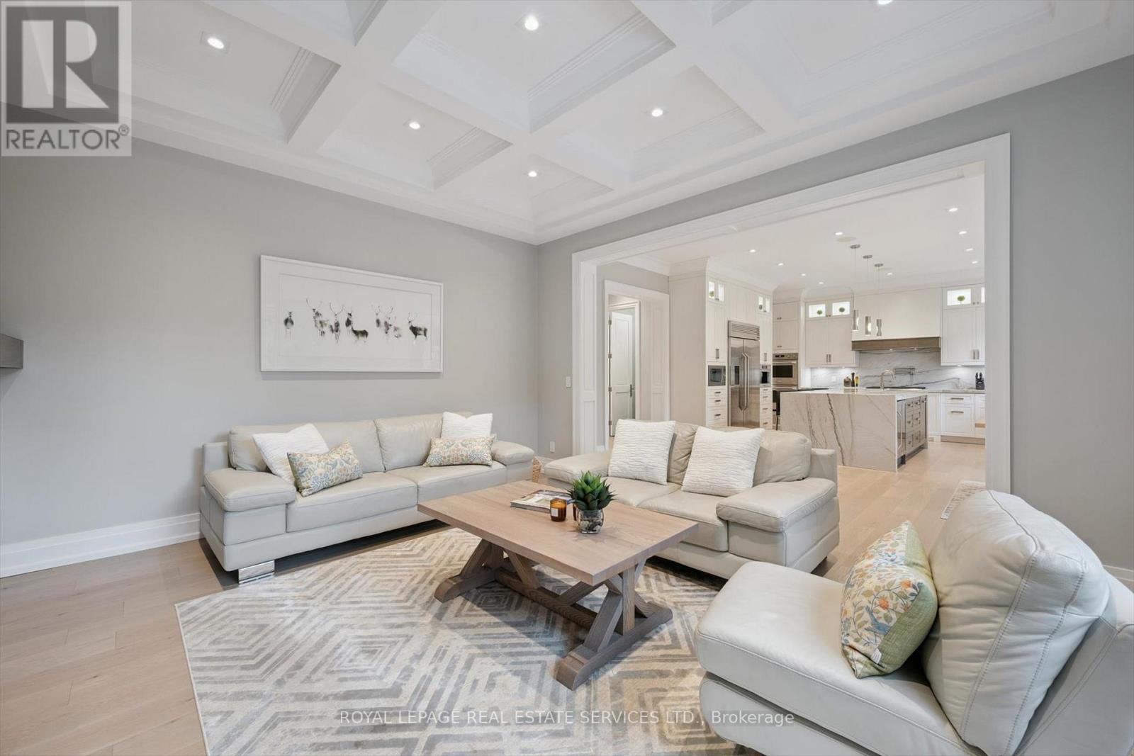 14 Westglen Crescent, Toronto, Ontario  M9B 4R1 - Photo 13 - W12463756