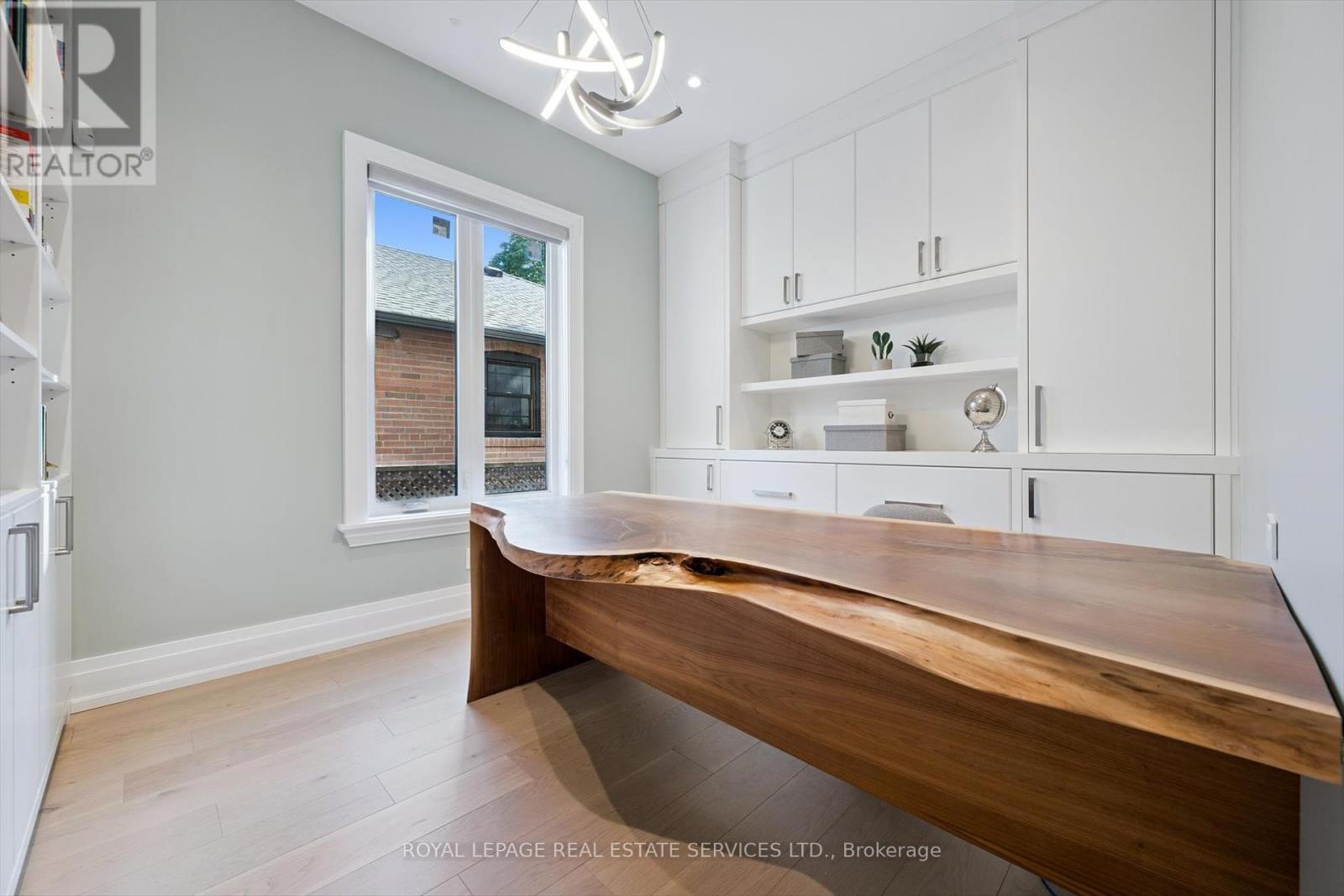 14 Westglen Crescent, Toronto, Ontario  M9B 4R1 - Photo 16 - W12463756