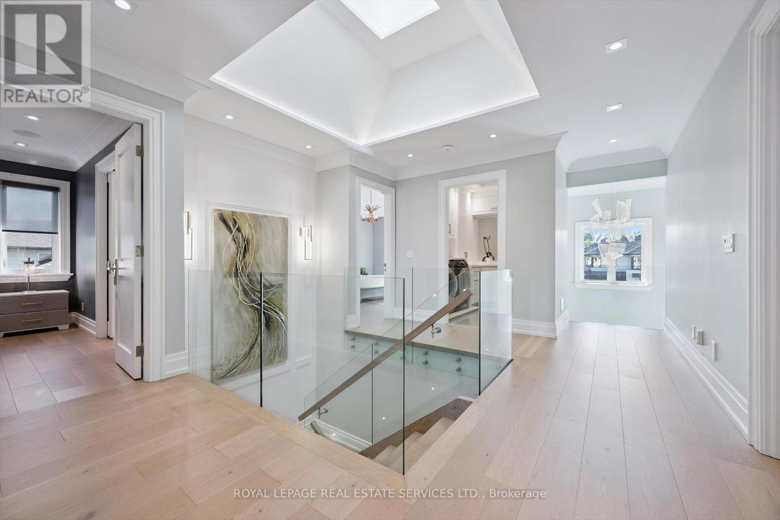 14 Westglen Crescent, Toronto, Ontario  M9B 4R1 - Photo 19 - W12463756