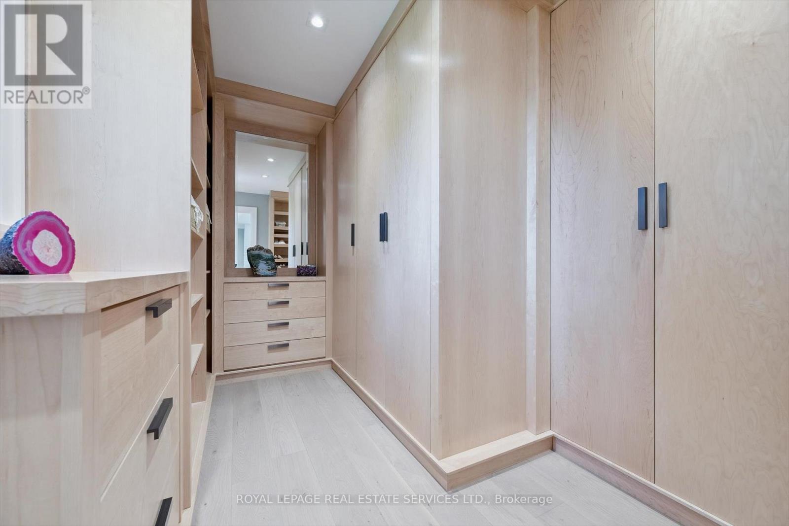 14 Westglen Crescent, Toronto, Ontario  M9B 4R1 - Photo 22 - W12463756