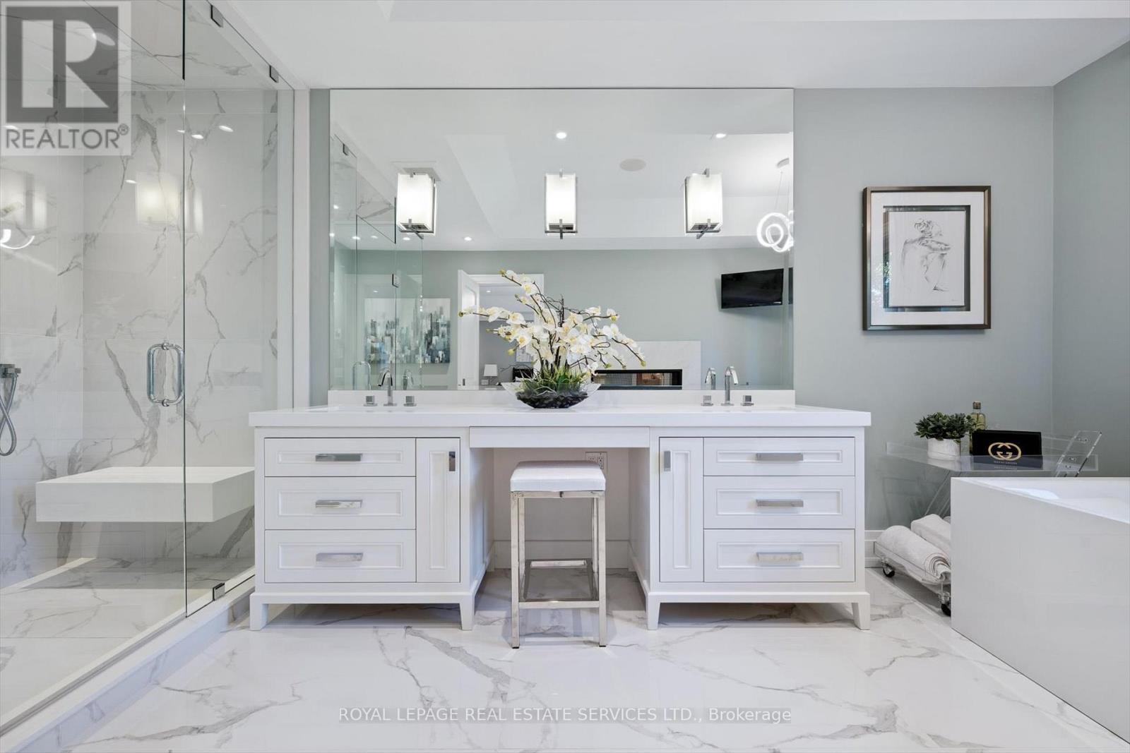 14 Westglen Crescent, Toronto, Ontario  M9B 4R1 - Photo 23 - W12463756