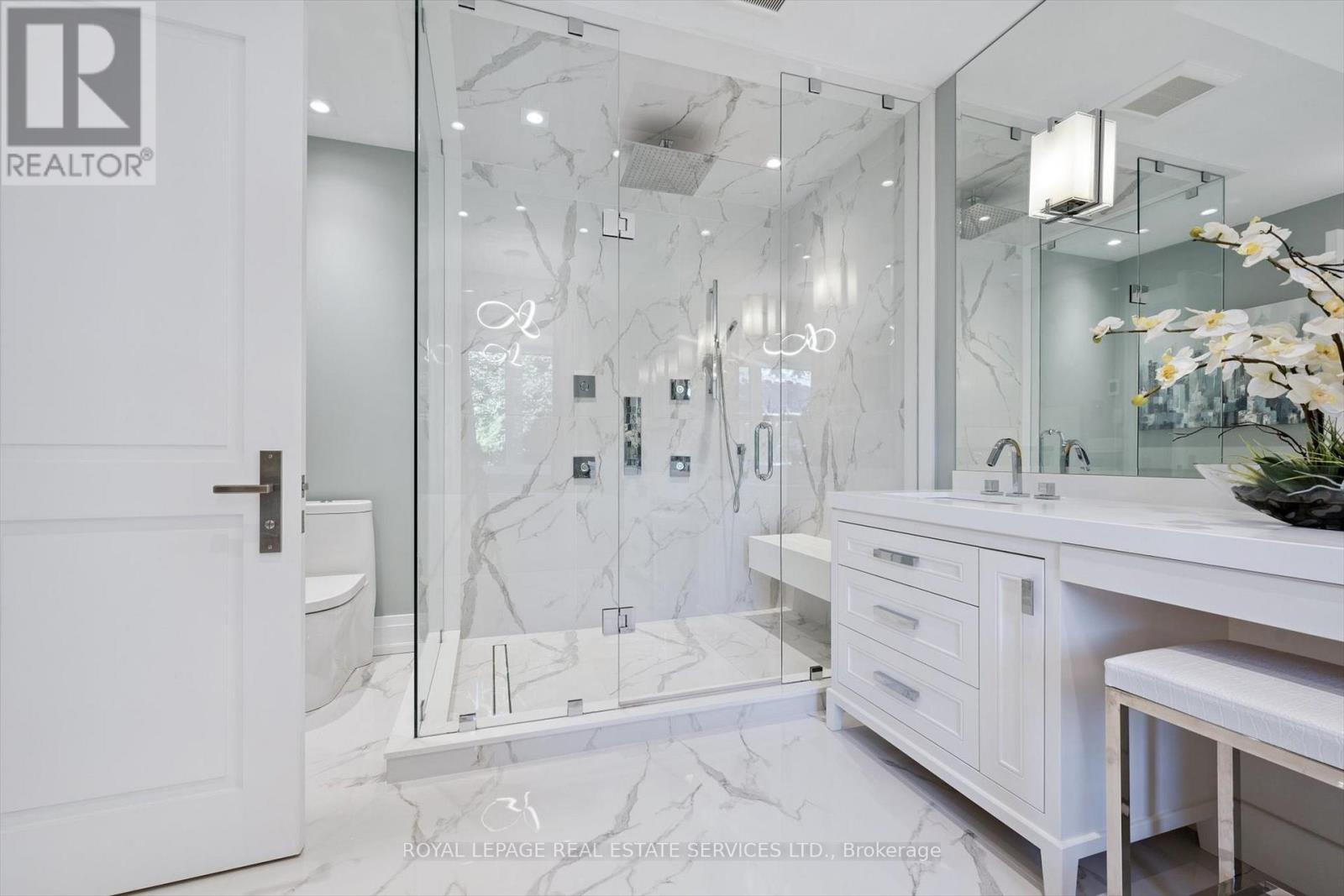 14 Westglen Crescent, Toronto, Ontario  M9B 4R1 - Photo 25 - W12463756