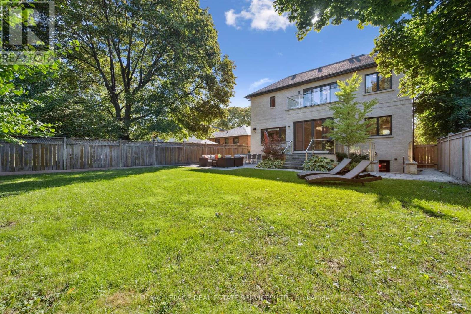 14 Westglen Crescent, Toronto, Ontario  M9B 4R1 - Photo 48 - W12463756