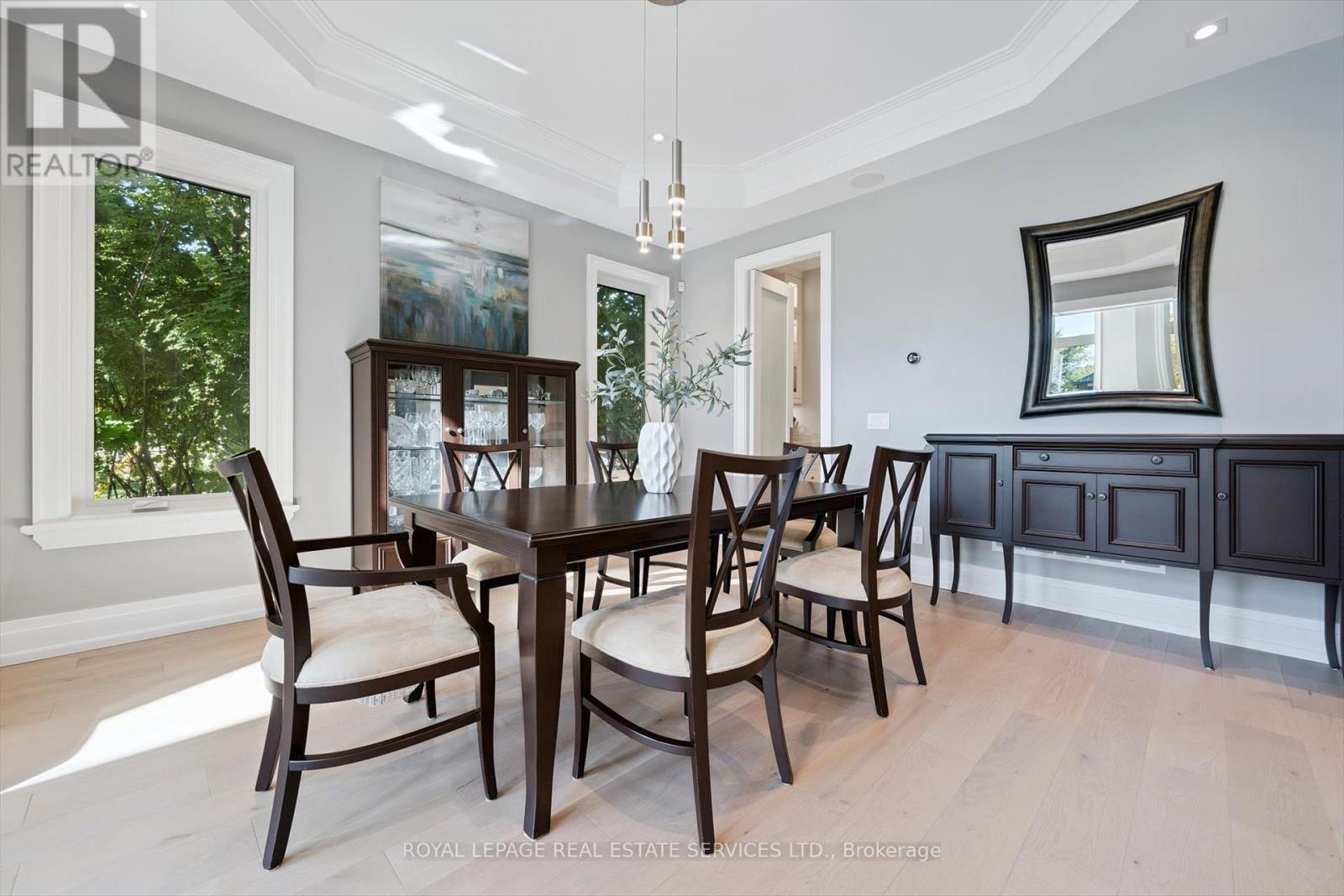 14 Westglen Crescent, Toronto, Ontario  M9B 4R1 - Photo 5 - W12463756