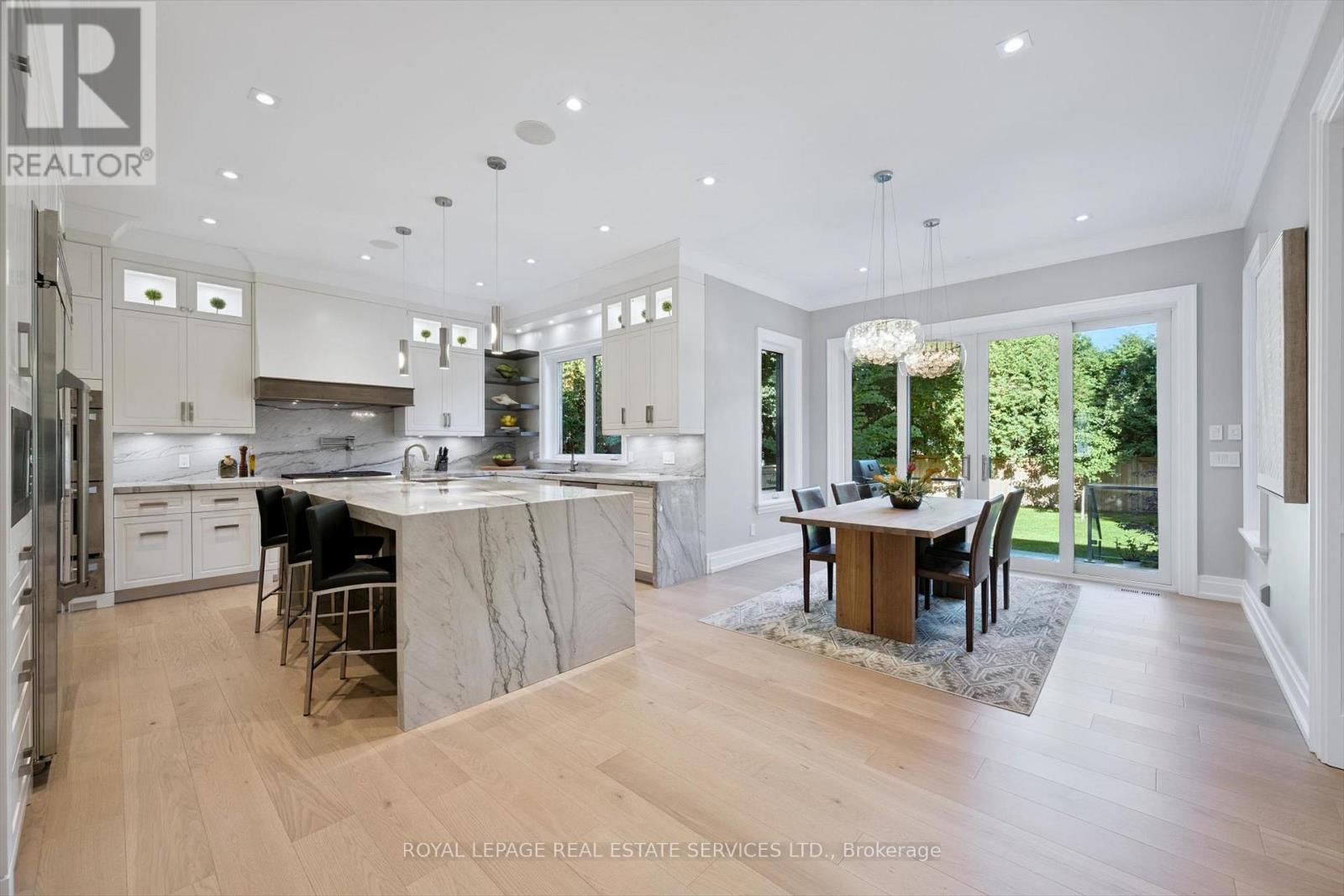 14 Westglen Crescent, Toronto, Ontario  M9B 4R1 - Photo 6 - W12463756