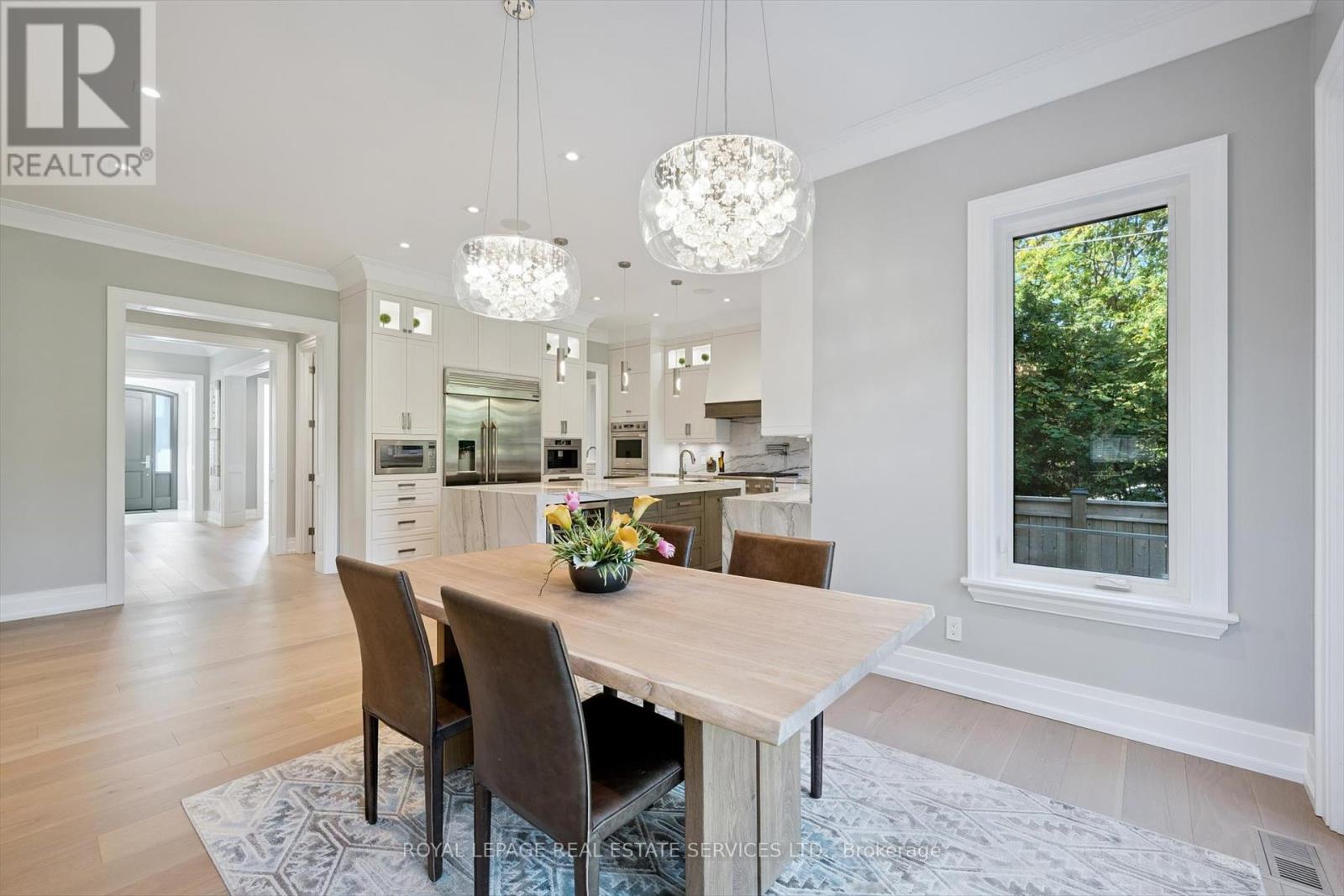 14 Westglen Crescent, Toronto, Ontario  M9B 4R1 - Photo 7 - W12463756