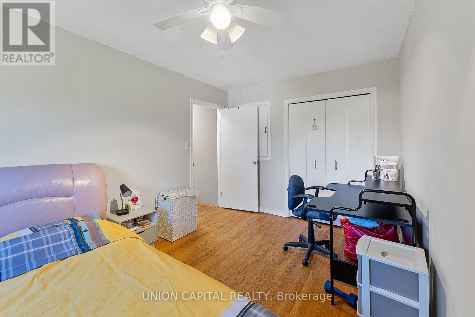 37 Callowhill Drive, Toronto, Ontario  M9R 3L3 - Photo 18 - W12463760