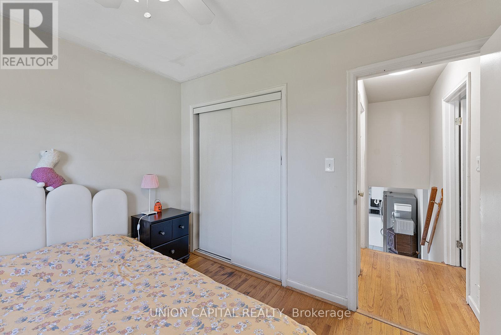 37 Callowhill Drive, Toronto, Ontario  M9R 3L3 - Photo 21 - W12463760