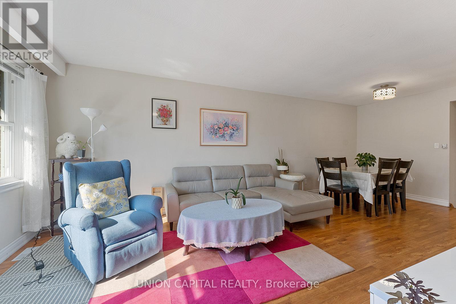 37 Callowhill Drive, Toronto, Ontario  M9R 3L3 - Photo 3 - W12463760