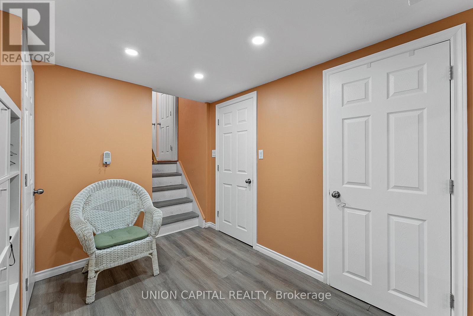 37 Callowhill Drive, Toronto, Ontario  M9R 3L3 - Photo 32 - W12463760