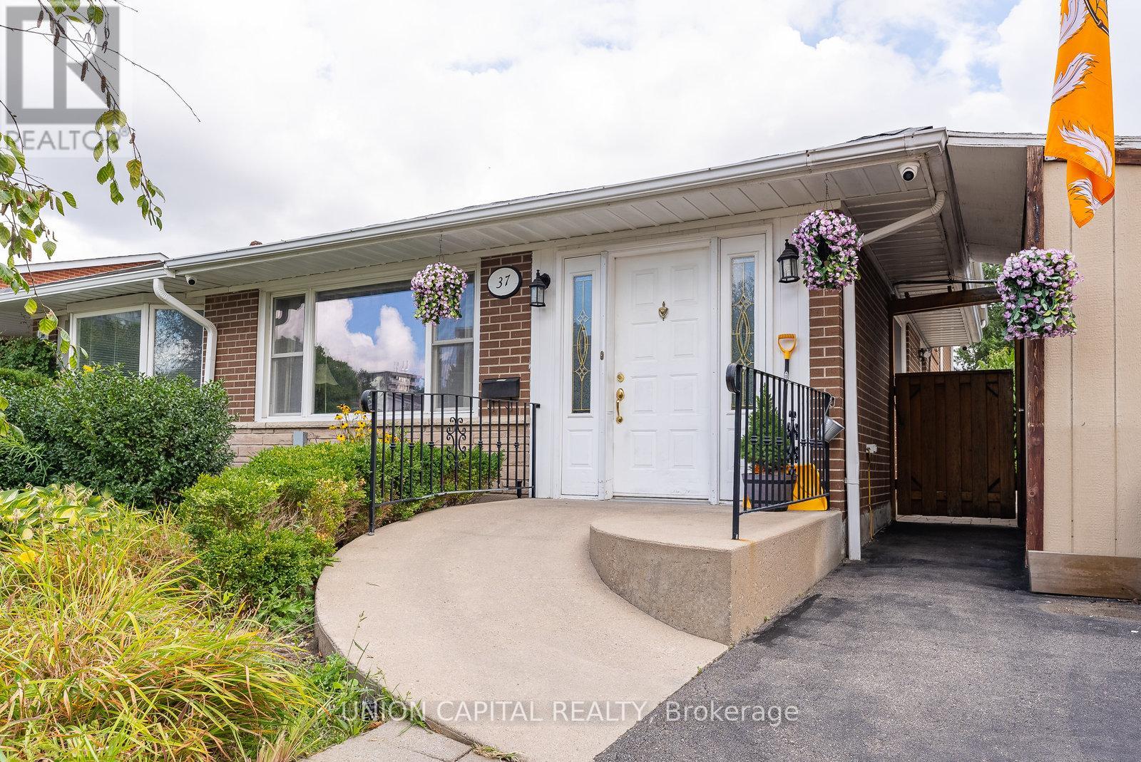 37 Callowhill Drive, Toronto, Ontario  M9R 3L3 - Photo 37 - W12463760