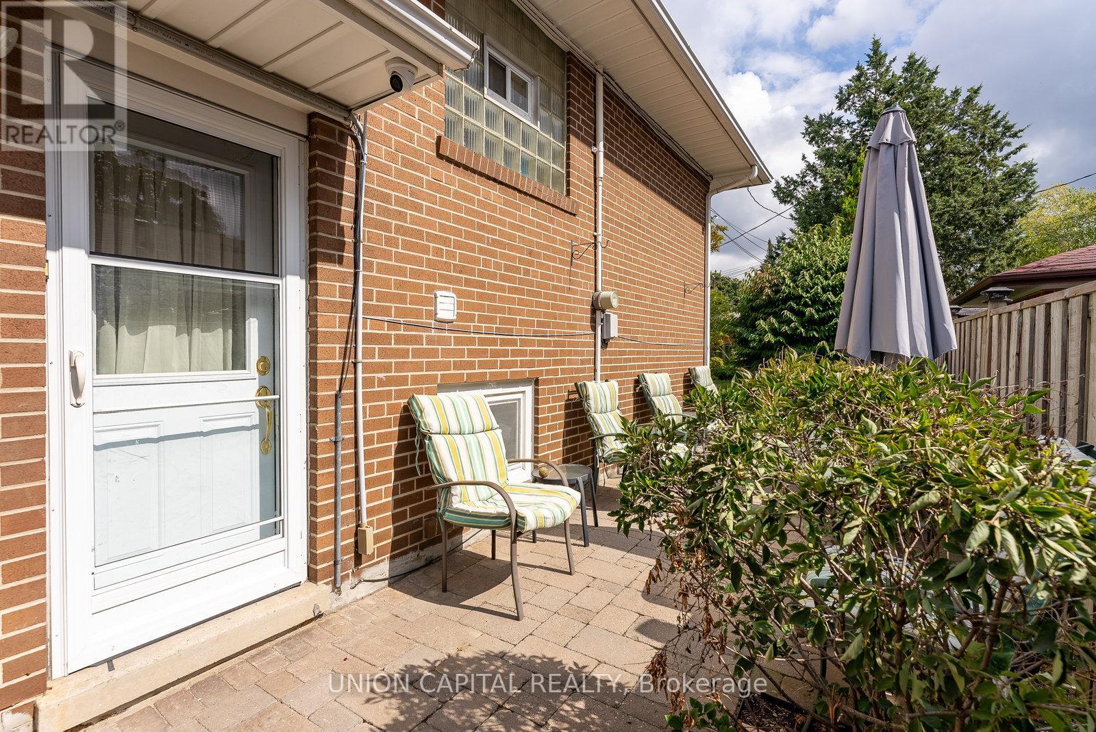37 Callowhill Drive, Toronto, Ontario  M9R 3L3 - Photo 44 - W12463760