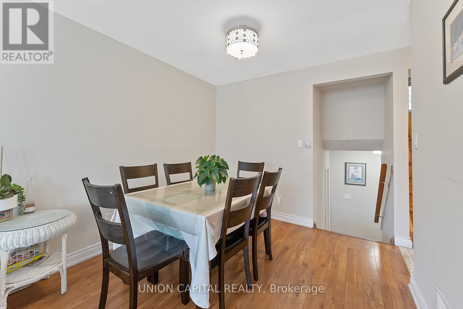 37 Callowhill Drive, Toronto, Ontario  M9R 3L3 - Photo 8 - W12463760
