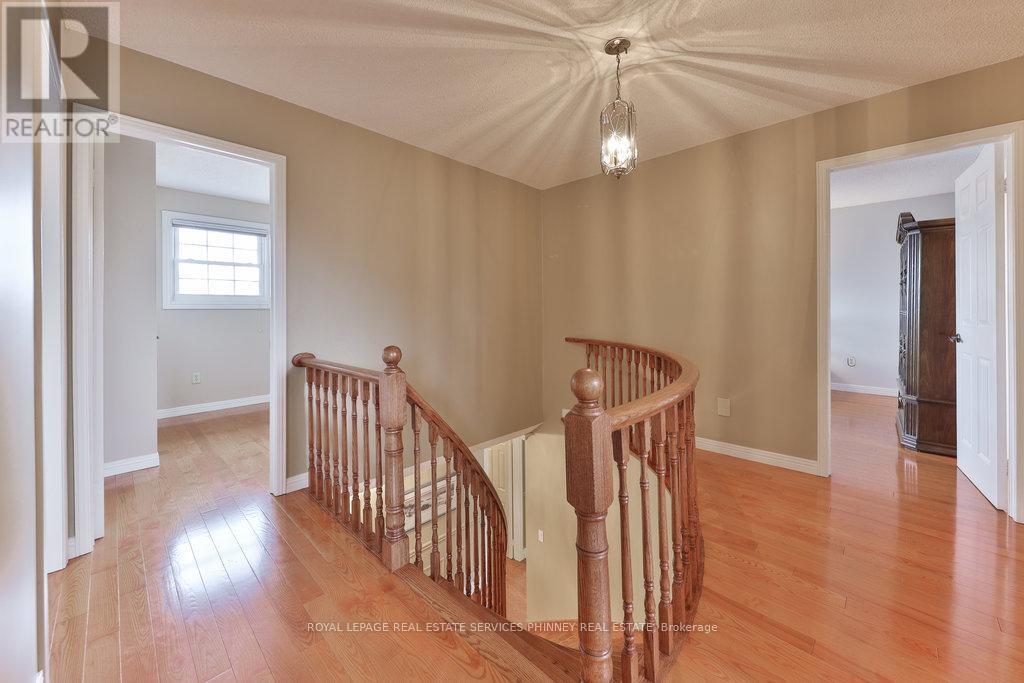 2289 Beejay Court, Mississauga, Ontario  L5M 2N9 - Photo 18 - W12463777