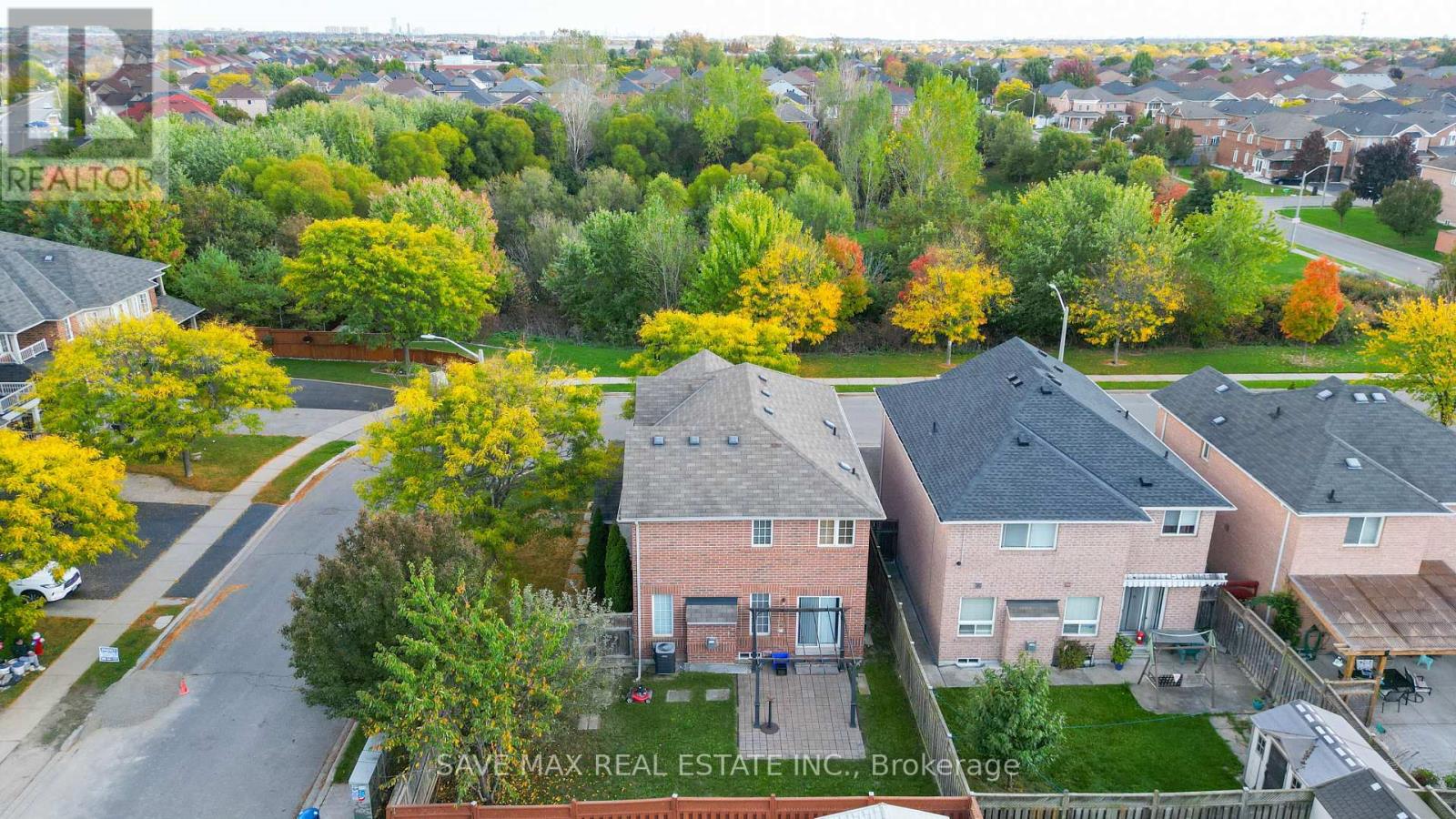 87 Luella Crescent, Brampton, Ontario  L7A 3H5 - Photo 2 - W12463788