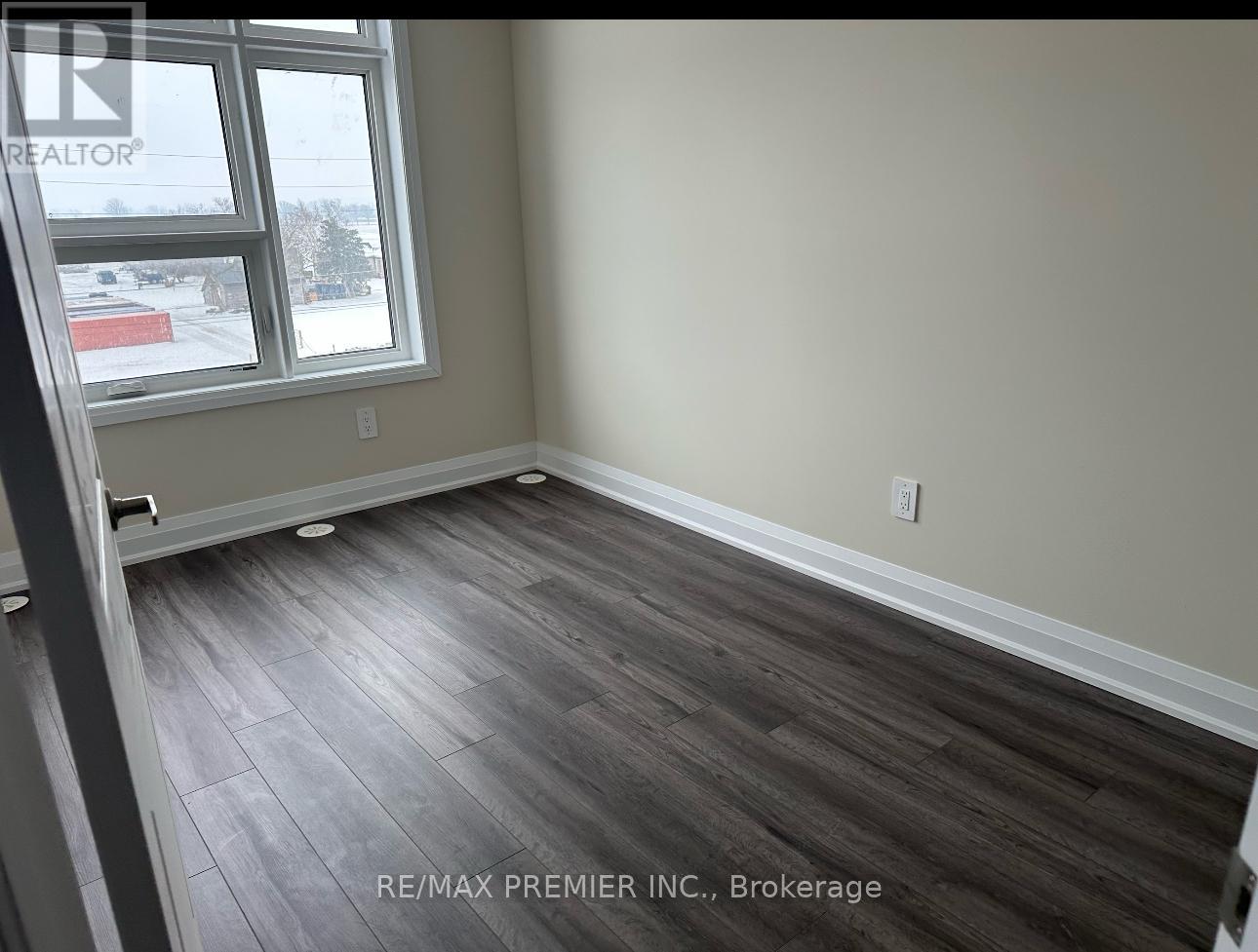 104 - 1581 Rose Way, Milton, Ontario  L9T 7E7 - Photo 3 - W12463803