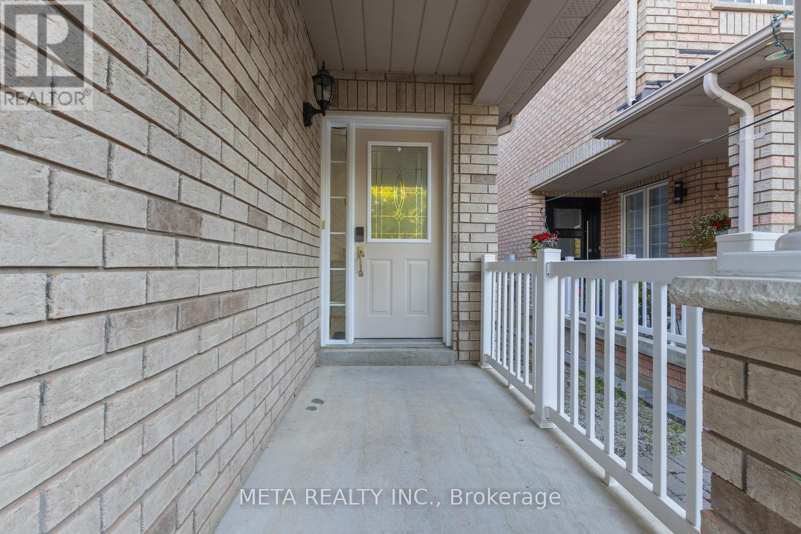 45 Trailview Lane, Caledon, Ontario  L7E 2W1 - Photo 4 - W12463819