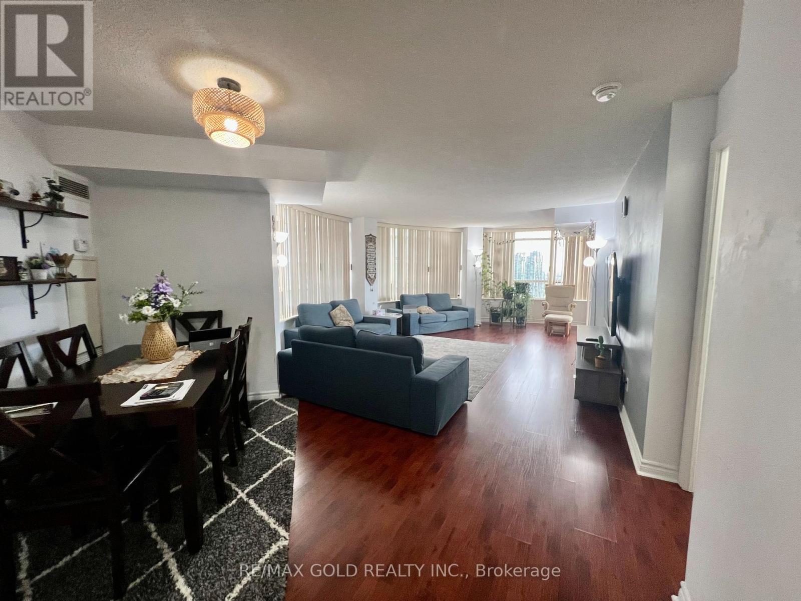 #2207 - 3880 Duke Of York Boulevard, Mississauga, Ontario  L5B 4M7 - Photo 10 - W12462984