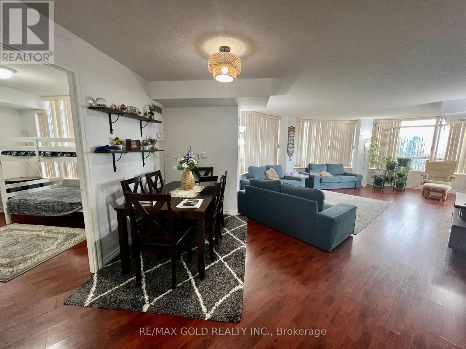 #2207 - 3880 Duke Of York Boulevard, Mississauga, Ontario  L5B 4M7 - Photo 11 - W12462984