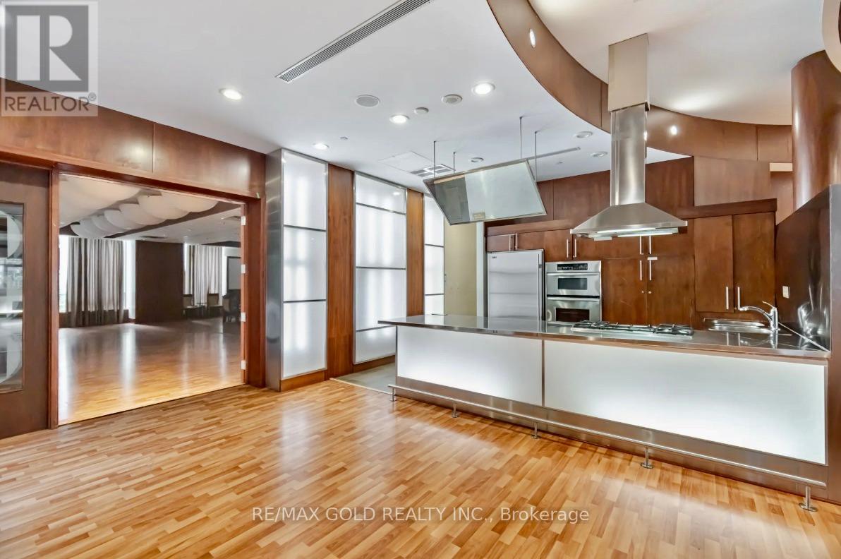 #2207 - 3880 Duke Of York Boulevard, Mississauga, Ontario  L5B 4M7 - Photo 27 - W12462984