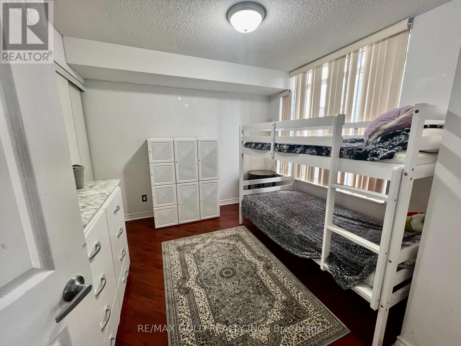 #2207 - 3880 Duke Of York Boulevard, Mississauga, Ontario  L5B 4M7 - Photo 18 - W12462984