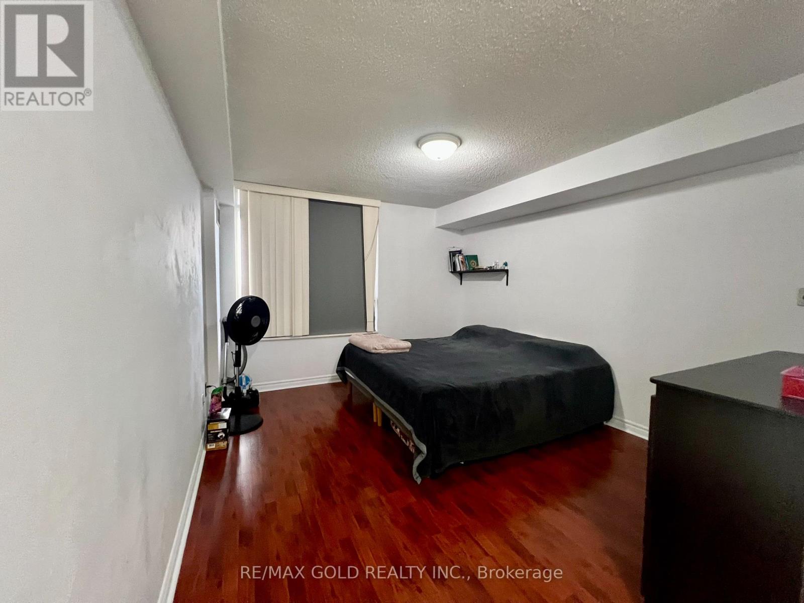 #2207 - 3880 Duke Of York Boulevard, Mississauga, Ontario  L5B 4M7 - Photo 21 - W12462984