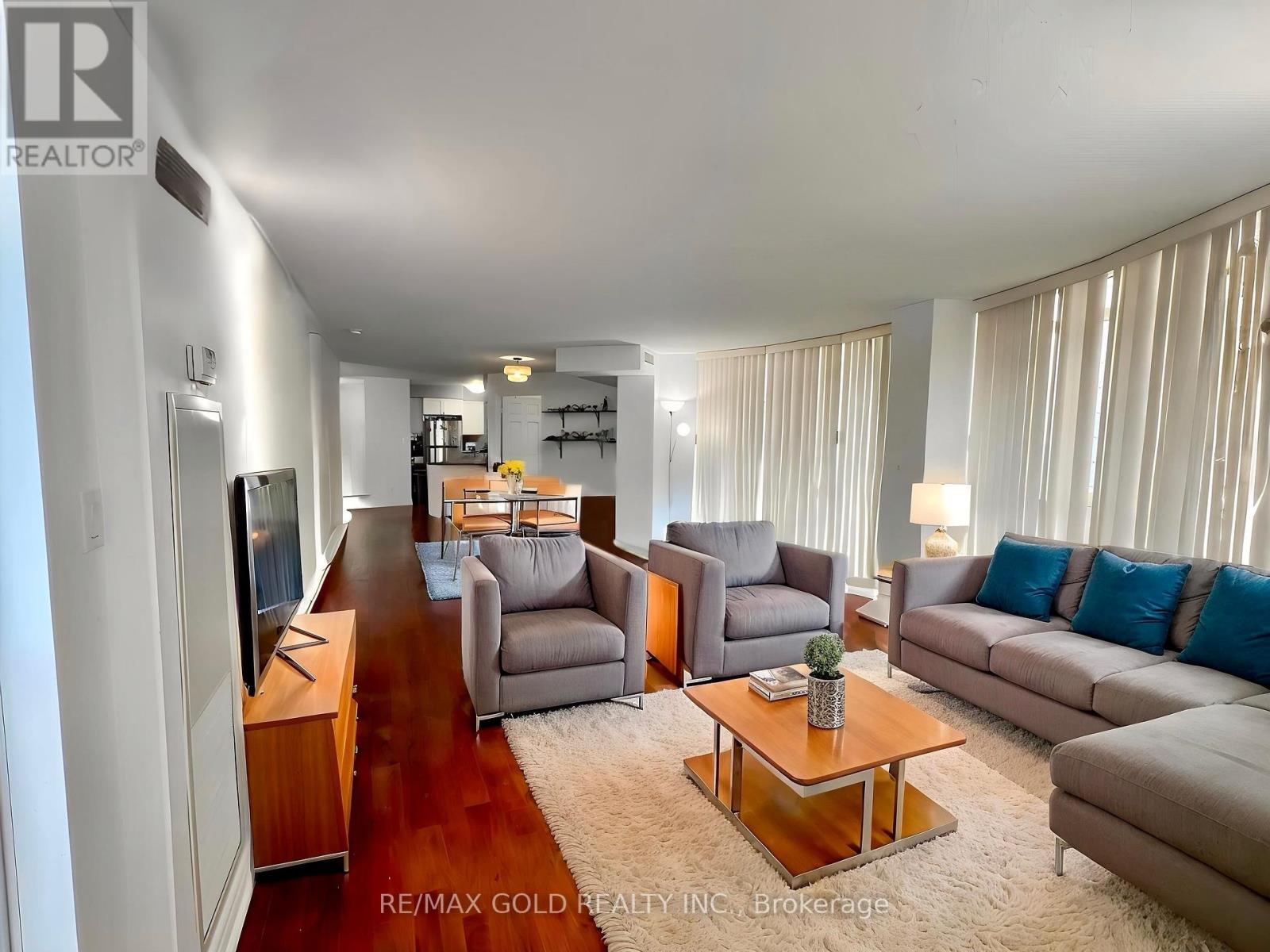 #2207 - 3880 Duke Of York Boulevard, Mississauga, Ontario  L5B 4M7 - Photo 8 - W12462984
