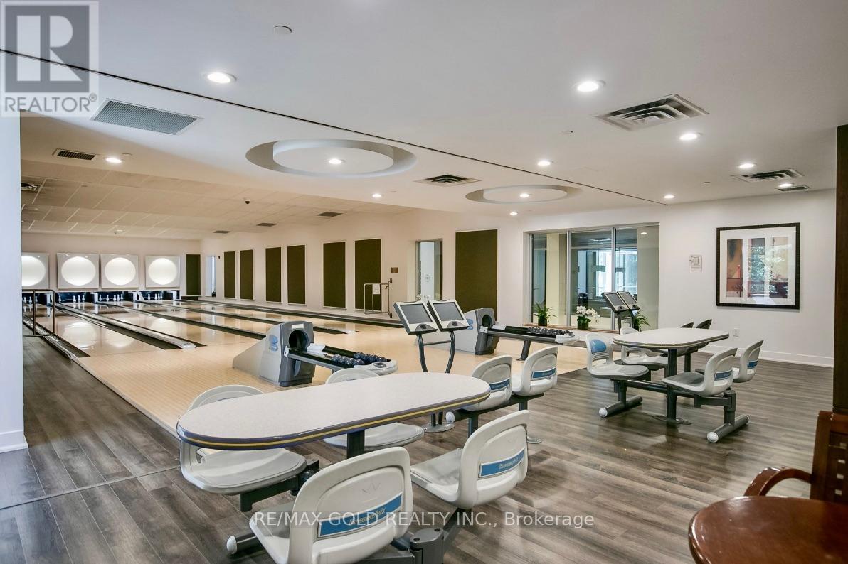 #2207 - 3880 Duke Of York Boulevard, Mississauga, Ontario  L5B 4M7 - Photo 32 - W12462984