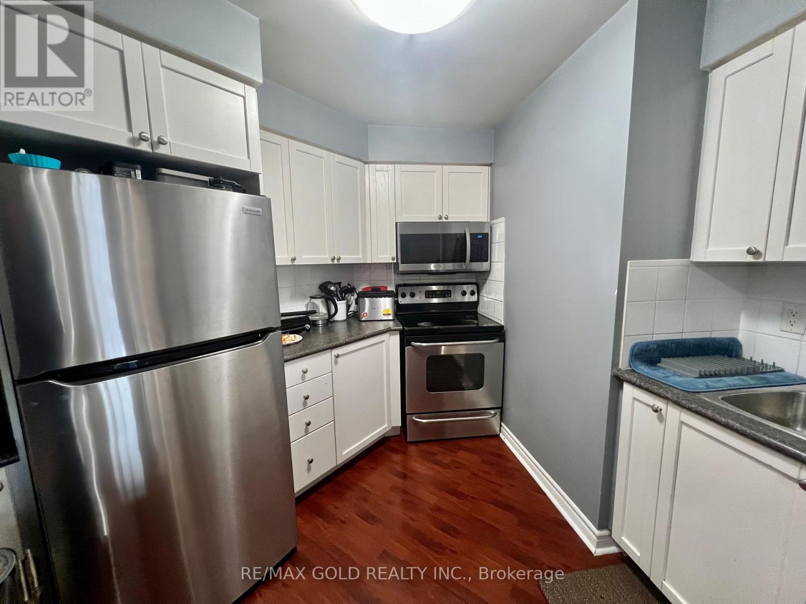 #2207 - 3880 Duke Of York Boulevard, Mississauga, Ontario  L5B 4M7 - Photo 5 - W12462984