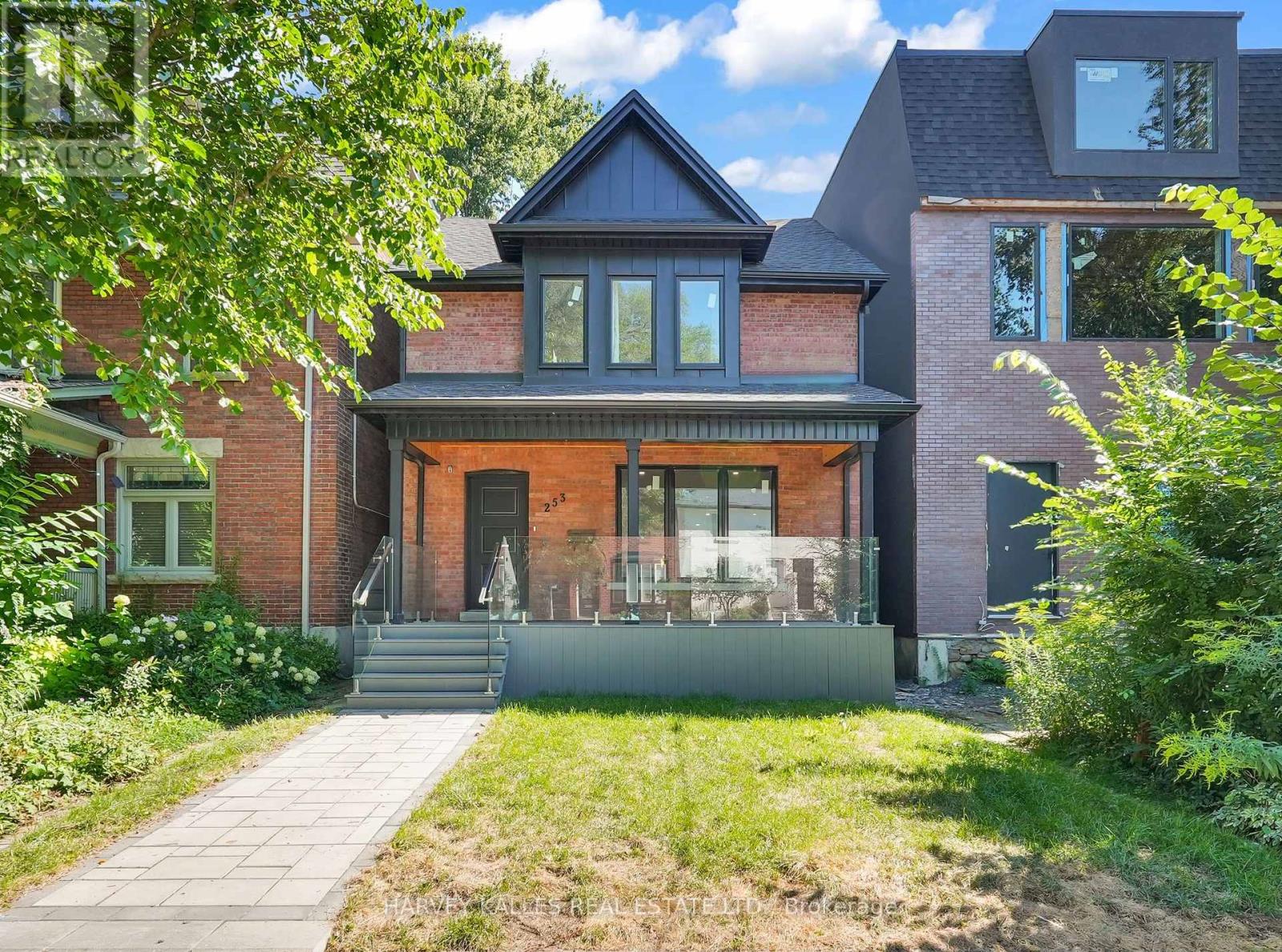 253 Albany Avenue, Toronto, Ontario  M5R 3C7 - Photo 1 - C12447335