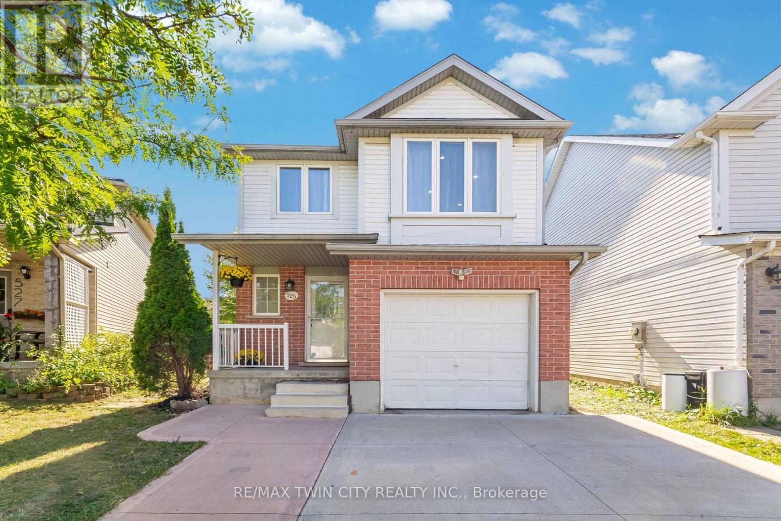 525 CHABLIS DRIVE, Waterloo, Ontario
