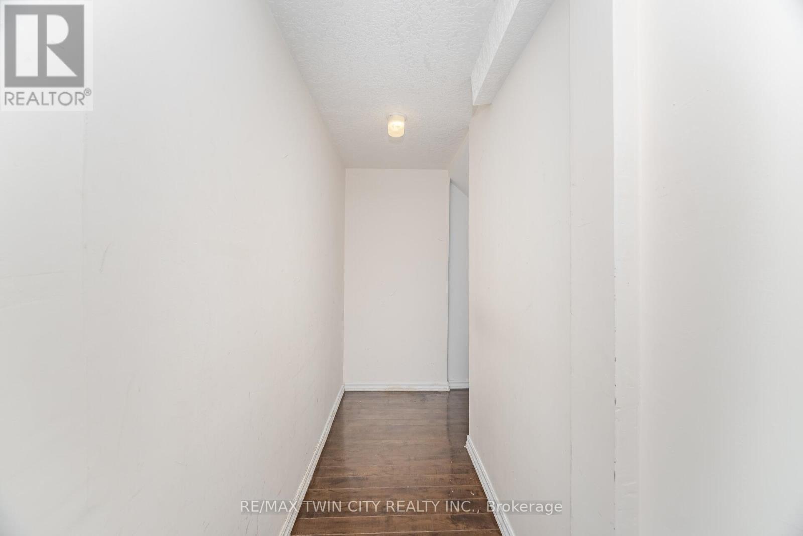 525 Chablis Drive, Waterloo, Ontario  N2T 2Y1 - Photo 35 - X12463763
