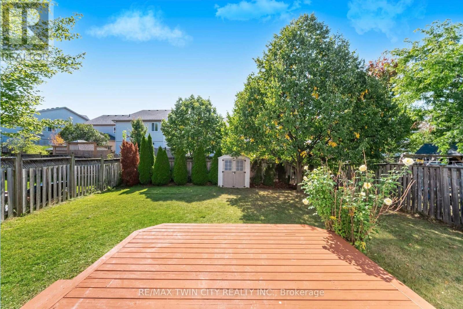 525 Chablis Drive, Waterloo, Ontario  N2T 2Y1 - Photo 37 - X12463763