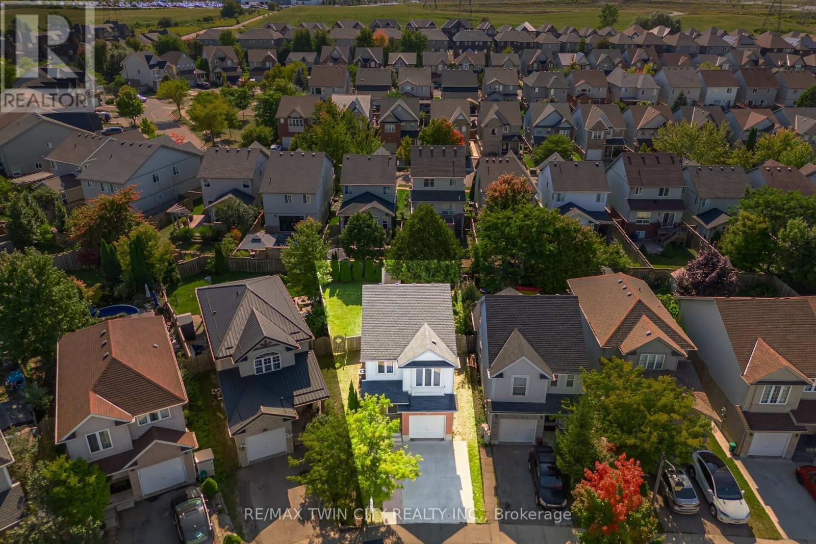 525 Chablis Drive, Waterloo, Ontario  N2T 2Y1 - Photo 42 - X12463763