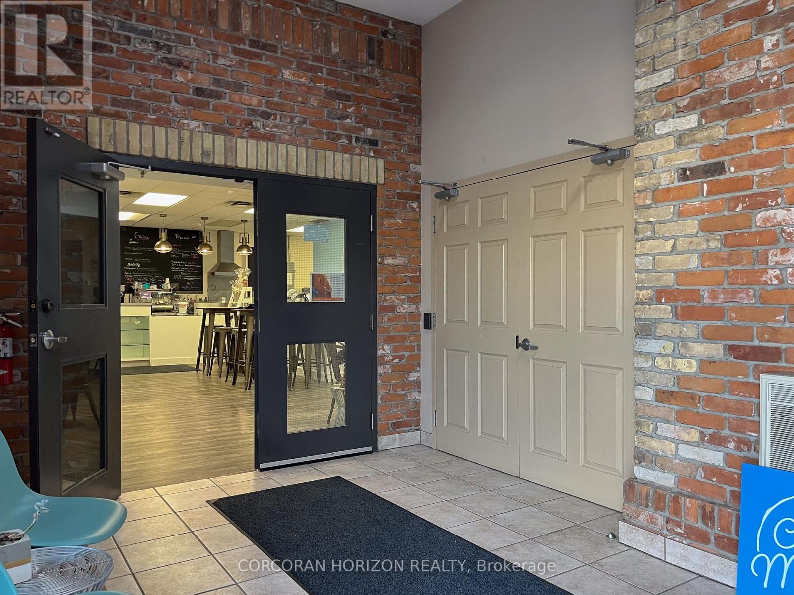 302 - 614 Coronation Boulevard, Cambridge, Ontario  N1R 3E8 - Photo 6 - X12463793