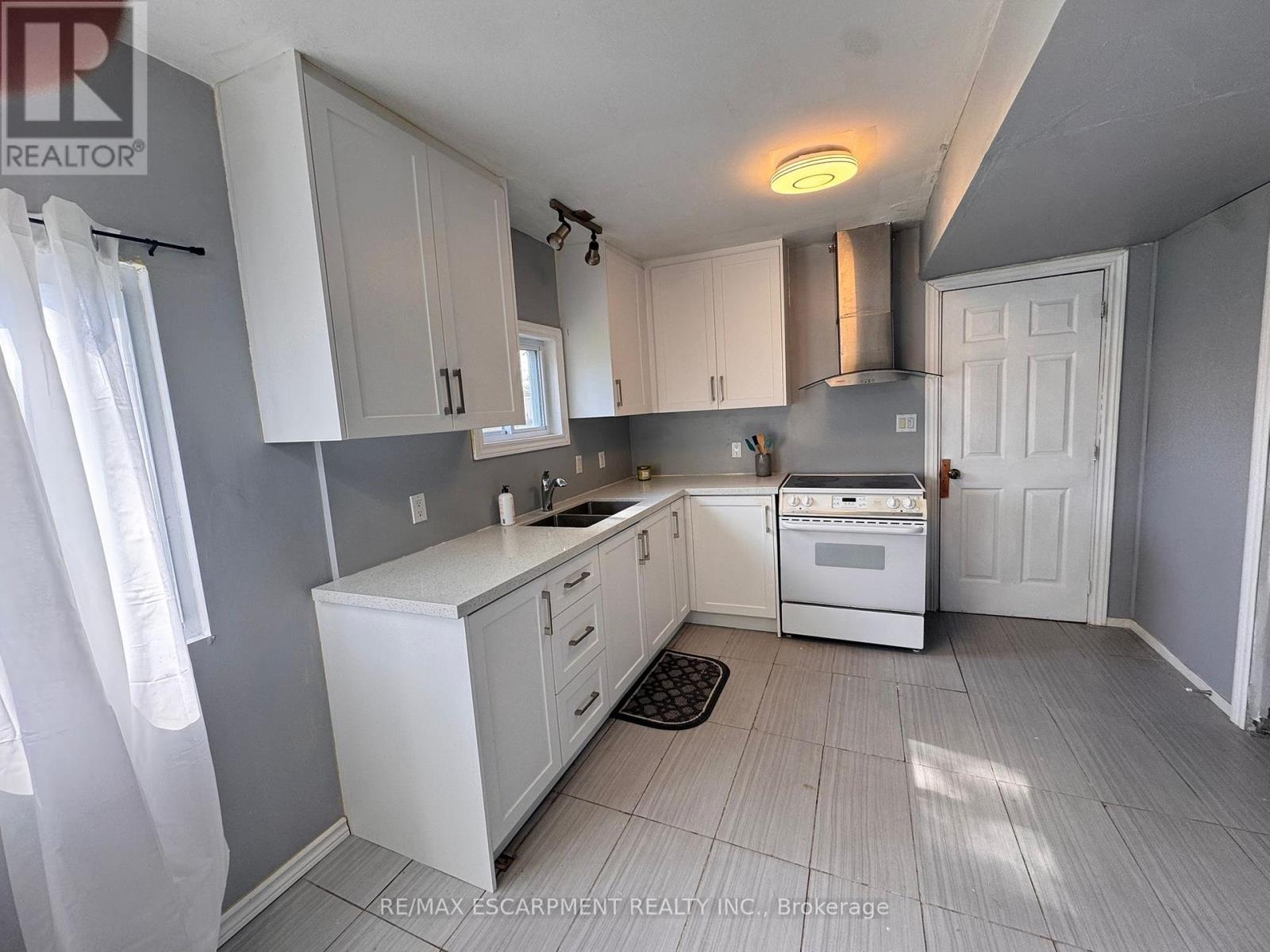495 Grandview Road, Fort Erie, Ontario  L2A 4T7 - Photo 6 - X12463807