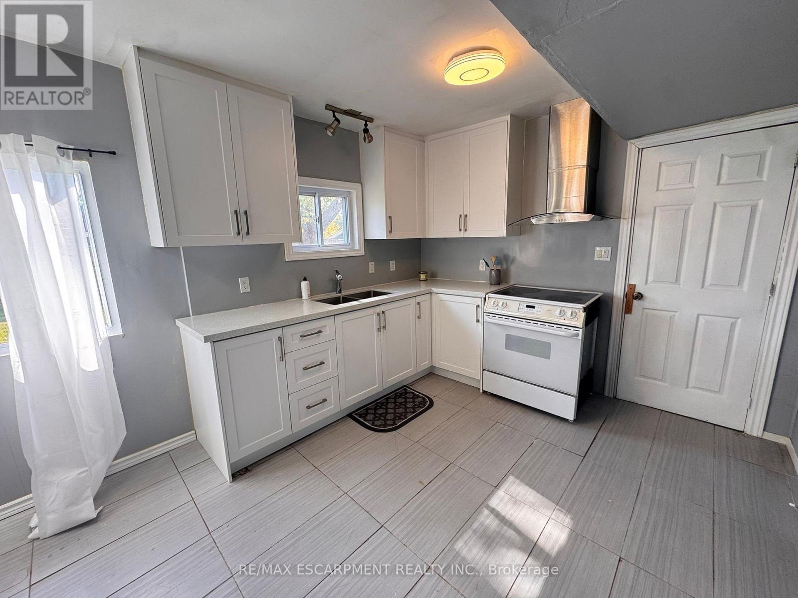 495 Grandview Road, Fort Erie, Ontario  L2A 4T7 - Photo 7 - X12463807